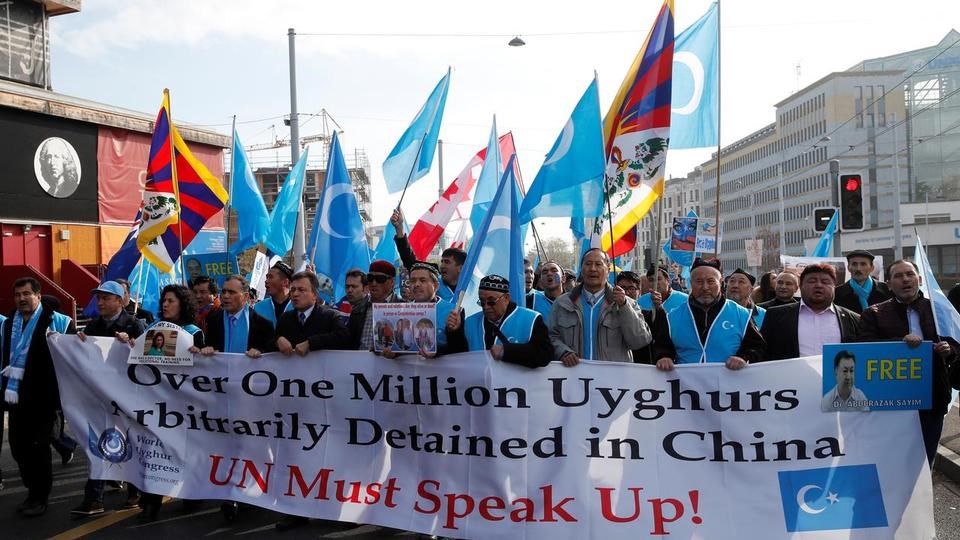 Uygur Türkleri zorla Apple tedarikçilerinde mi çalıştırılıyor?