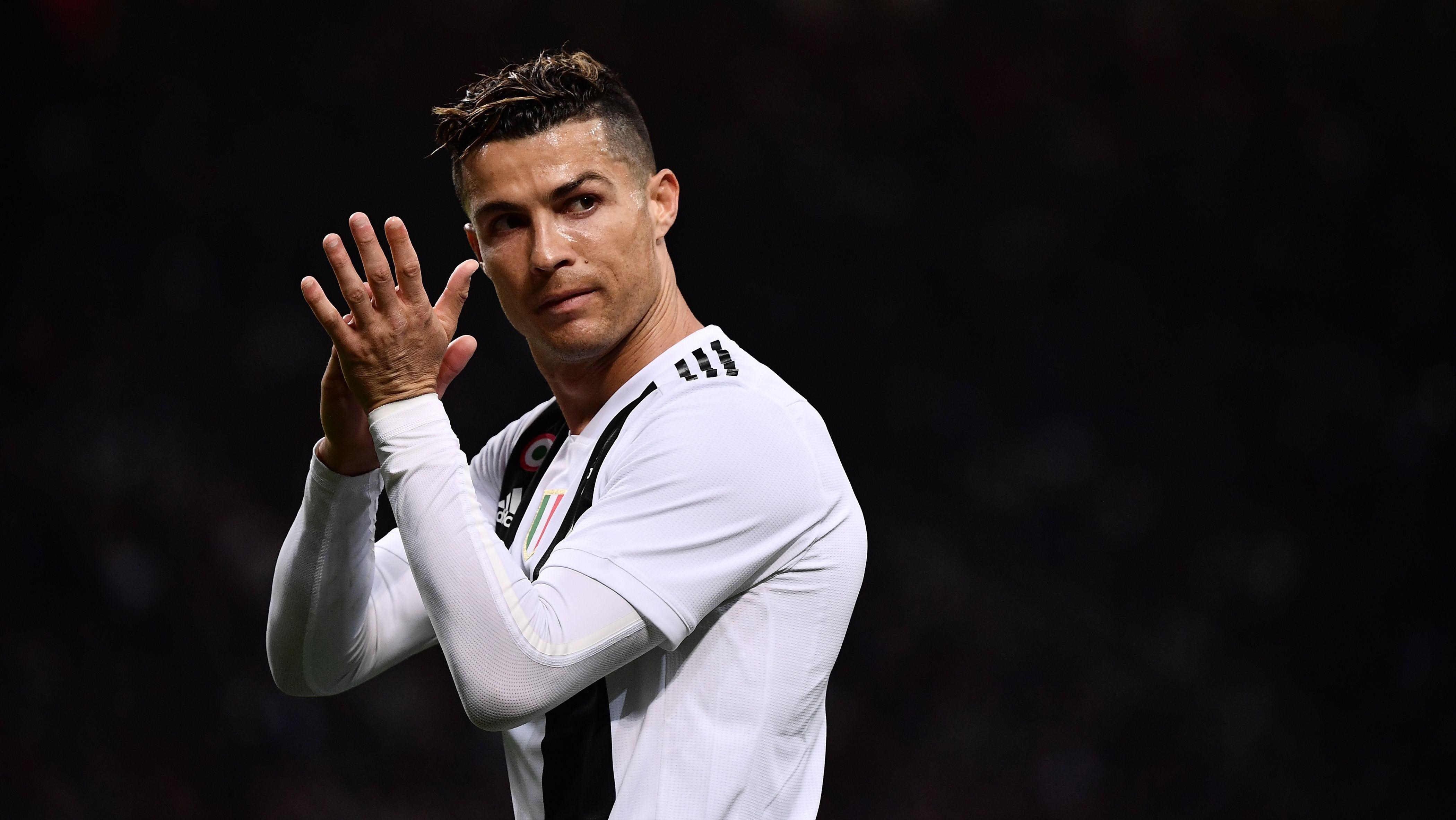 Cristiano Ronaldo, 250 milyon takipçiye ulaşarak Instagram'daki en popüler kişi oldu