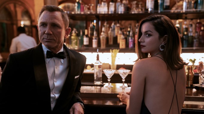 Yeni James Bond filmi No Time to Die tekrar ertelenebilir