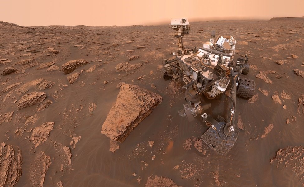 Mars'ta 3000. gününü kutlayan Curiosity'den müthiş Kızıl Gezegen panoraması