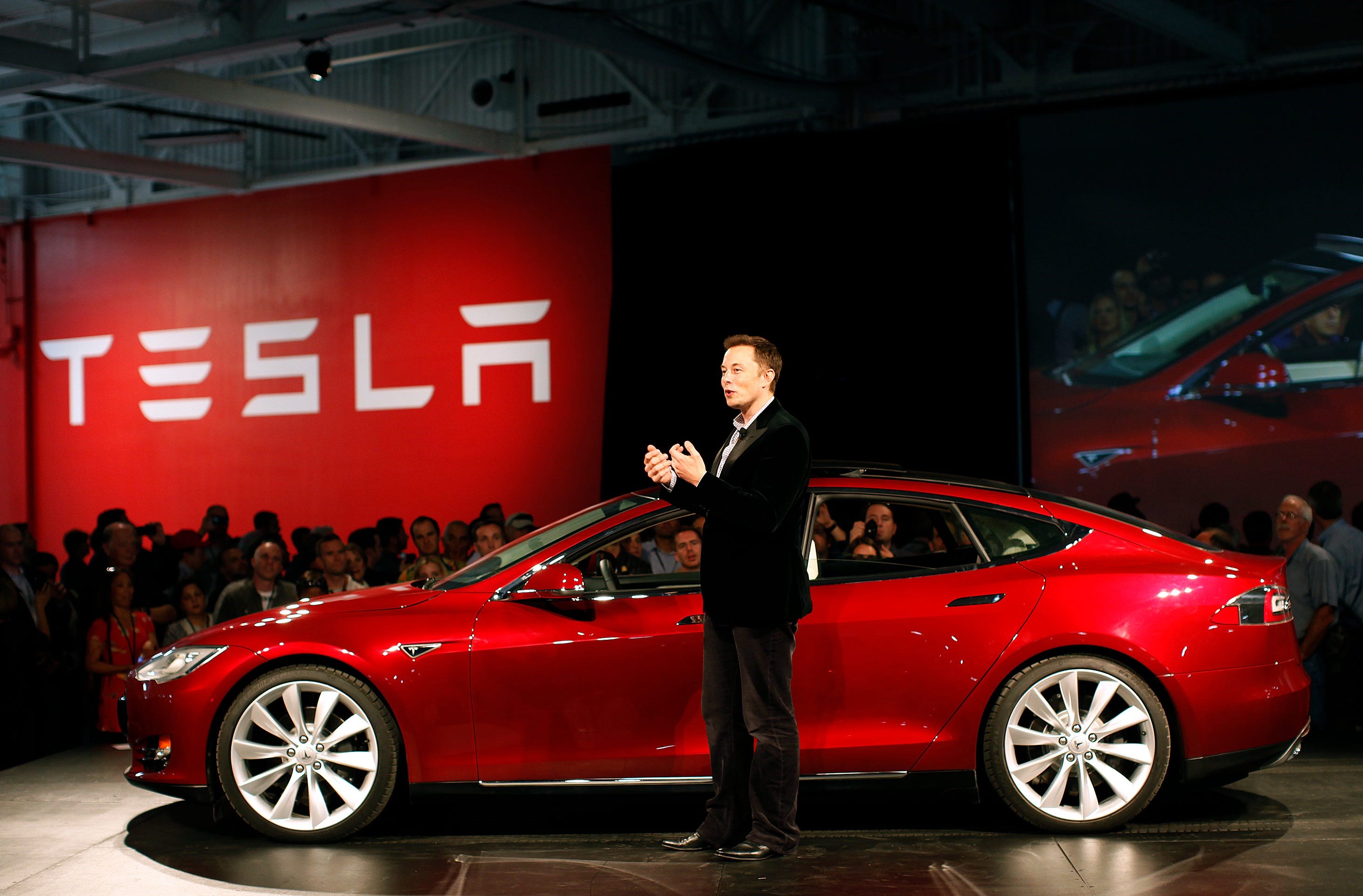 Tesla, otopilot teknolojisini diğer markalarla paylaşacak