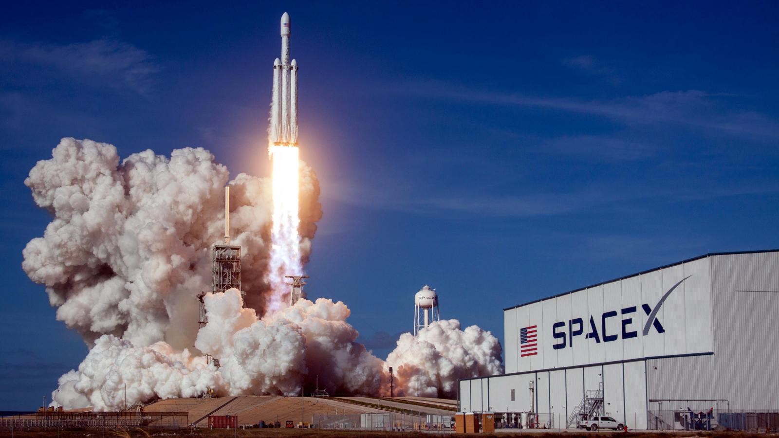 SpaceX, NASA’dan bir kontrat daha kaptı!