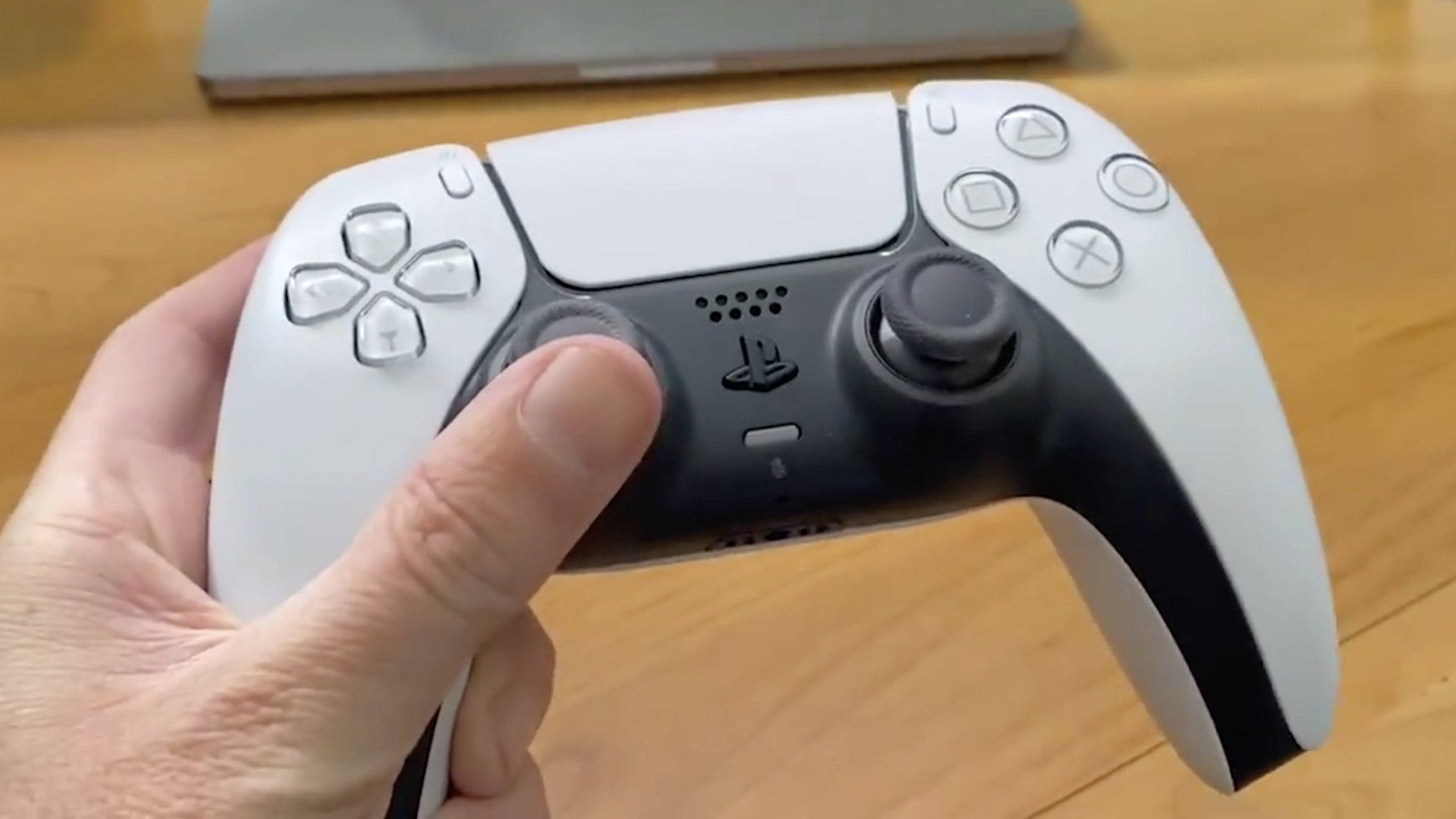 PS5 kontrolcüsü DualSense için yapılan şikayetlerden dolayı Sony'e dava açıldı