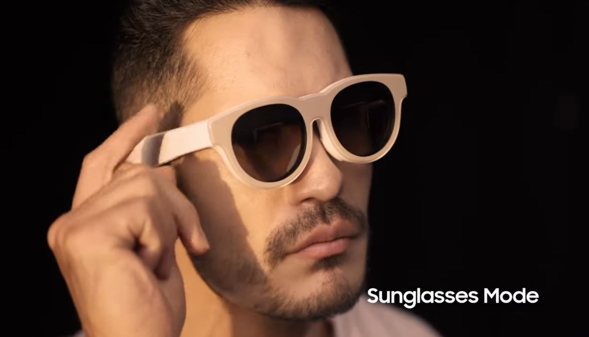 Samsung'un artırılmış gerçeklik gözlüklerinin reklam filmi ortaya çıktı