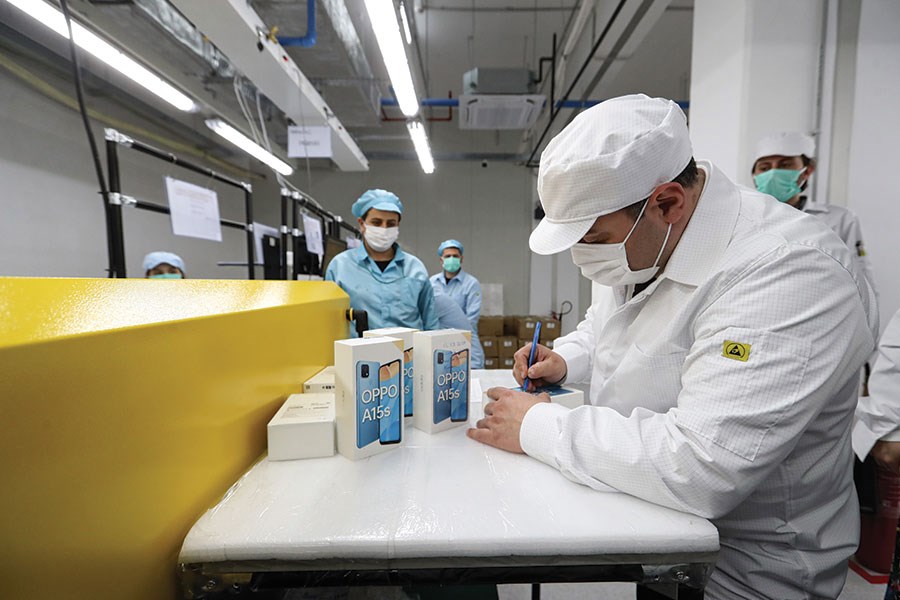 Oppo'nun İstanbul'daki telefon fabrikasında test üretimi başladı