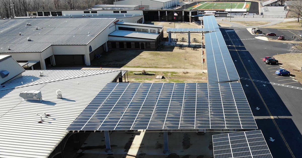 ABD’de bir okul, güneş enerjisi üretiminden elde ettiği gelirle personelin maaşına zam yaptı