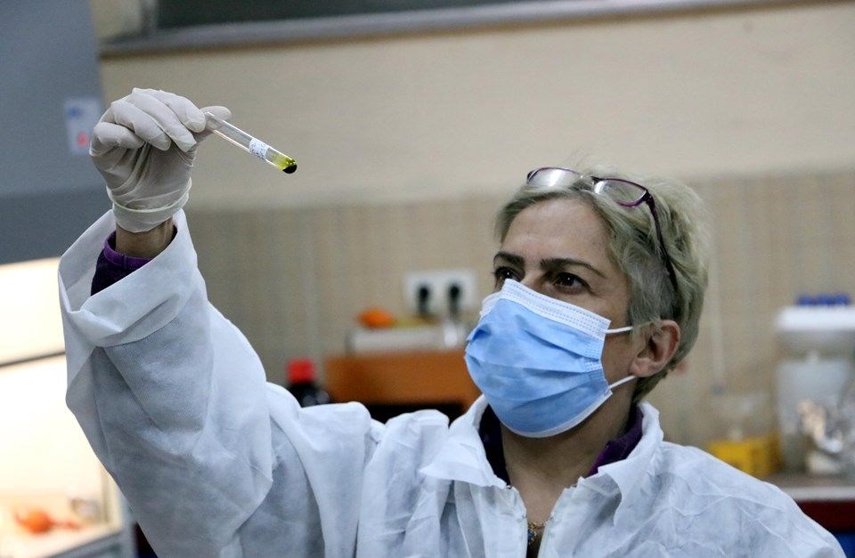 Türk bilim insanları koronavirüs replikasyonunu engelleyen madde geliştirdi