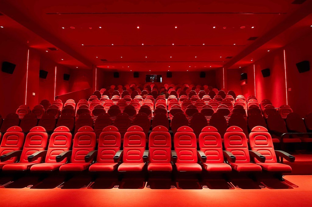 Türkiye'deki sinemaların açılış tarihi 1.5 ay daha ertelendi