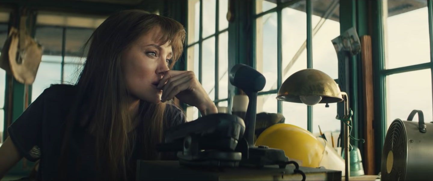 Angelina Jolie başrollü aksiyon filmi Those Who Wish Me Dead'den fragman yayınlandı