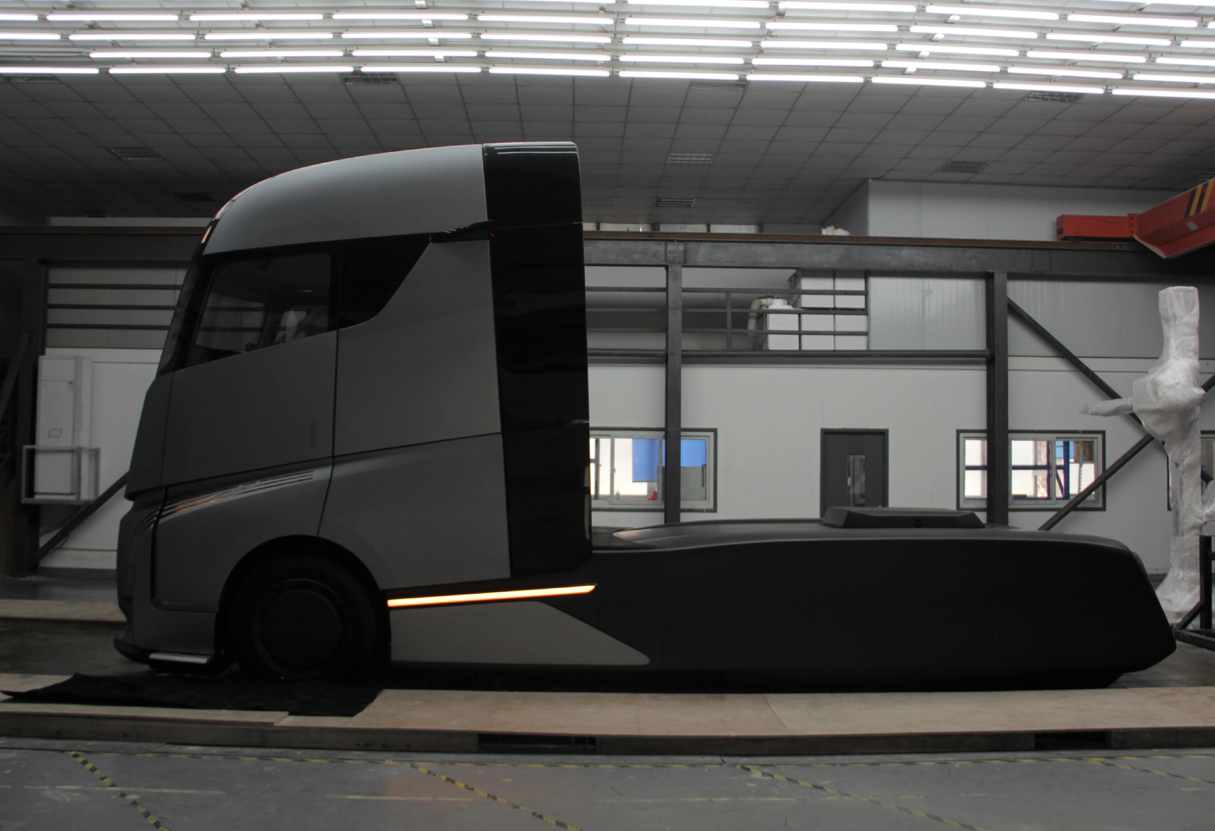 Tesla Semi'ye sıkı rakip geliyor: İşte Geely'nin elektrikli tırı