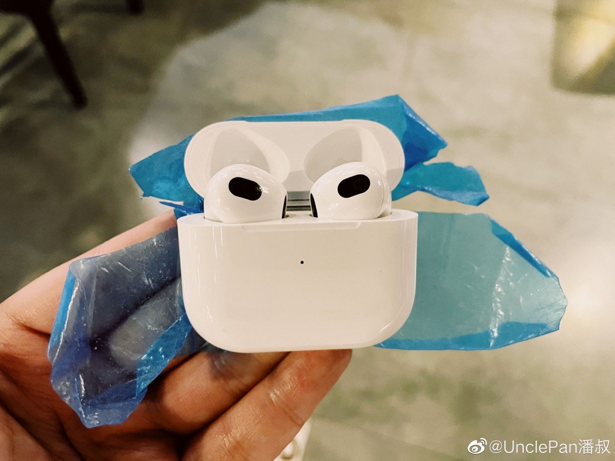 AirPods 3 yeni görüntüsüyle karşımızda