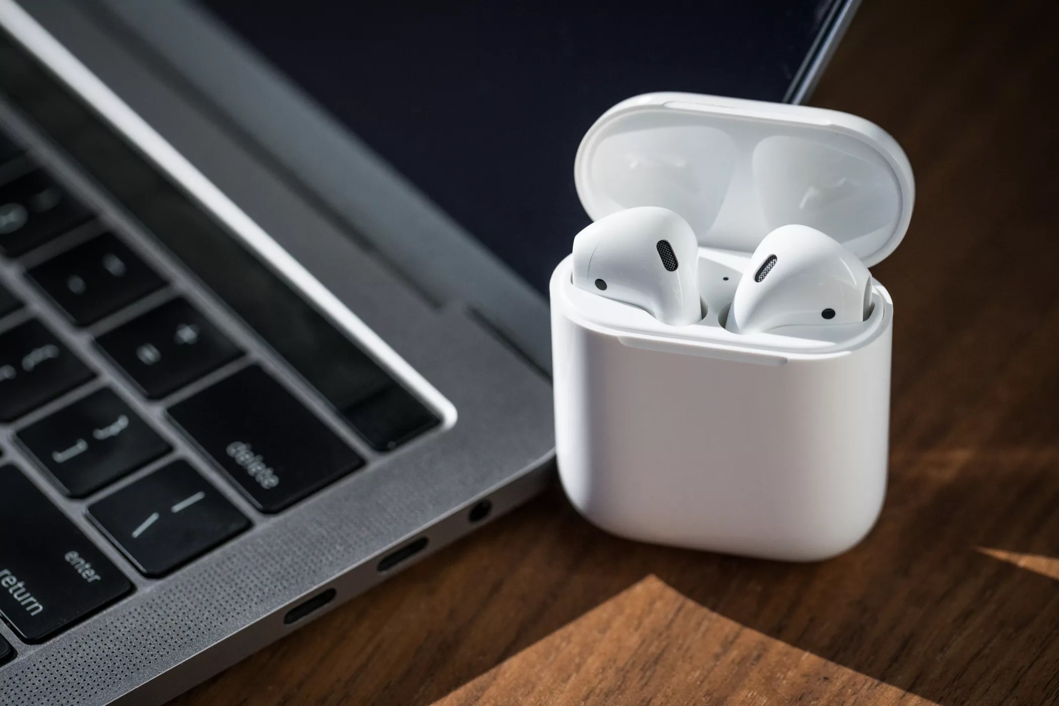 Apple, zayıf talep ve artan rekabet nedeniyle AirPods üretimini azaltıyor