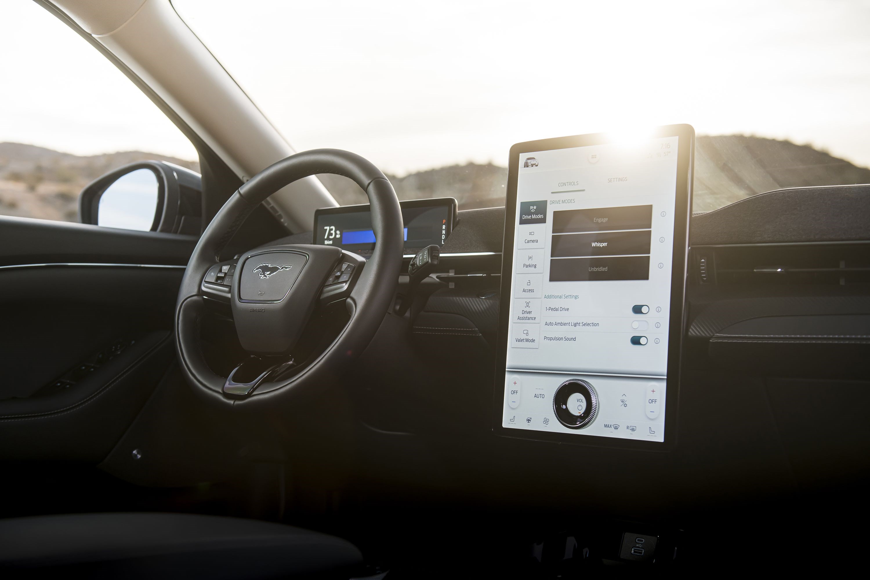 Ford'tan tartışmalı patent: Sürücülere reklam gösterecek