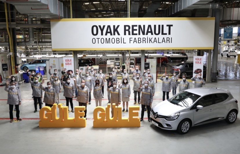 Bursalı Renault Clio 4 bantlara veda etti