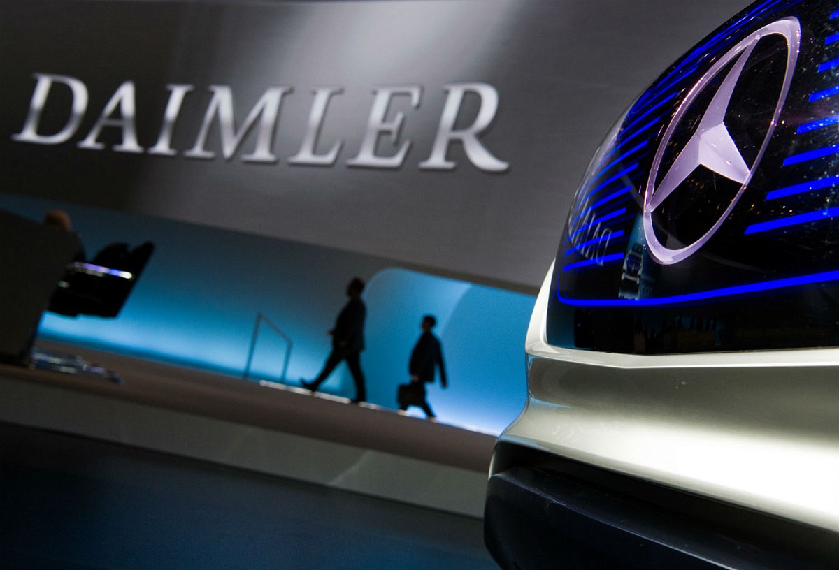 Mercedes'in ana şirketi Daimler'e göre sadece elektrikli araçlara yönelmek riskli