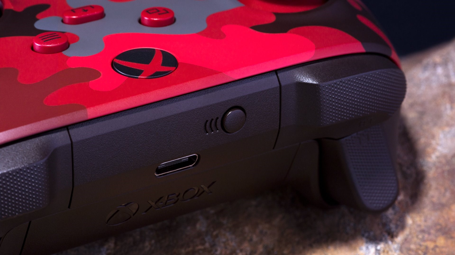 Xbox kontrolcüsünün yeni rengi Daystrike Camo siparişe açıldı