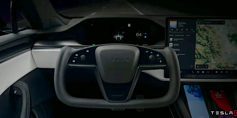 Tesla Model S Plaid'in ilk sahipleri, F1 tarzı direksiyondan şikayetçi