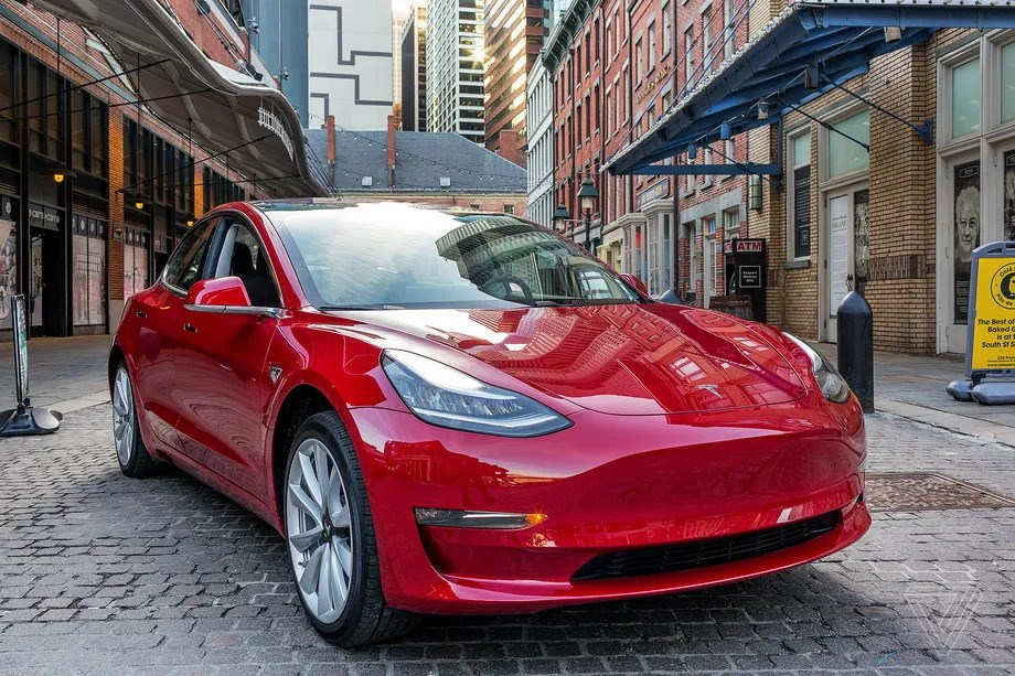 Tesla, 2021'in 2. çeyreğinde 200 bin araç teslim etti