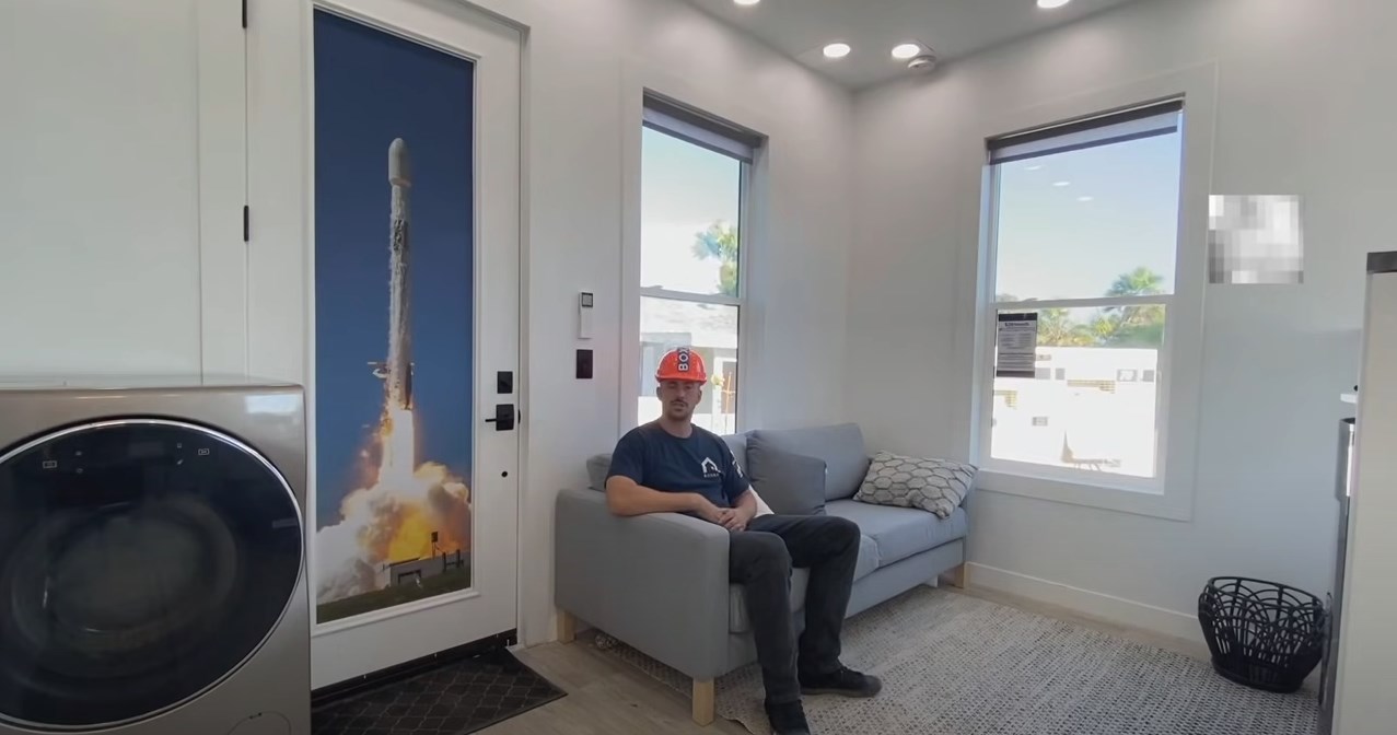 Elon Musk, 35 metrekare büyüklüğünde bir eve yerleşti