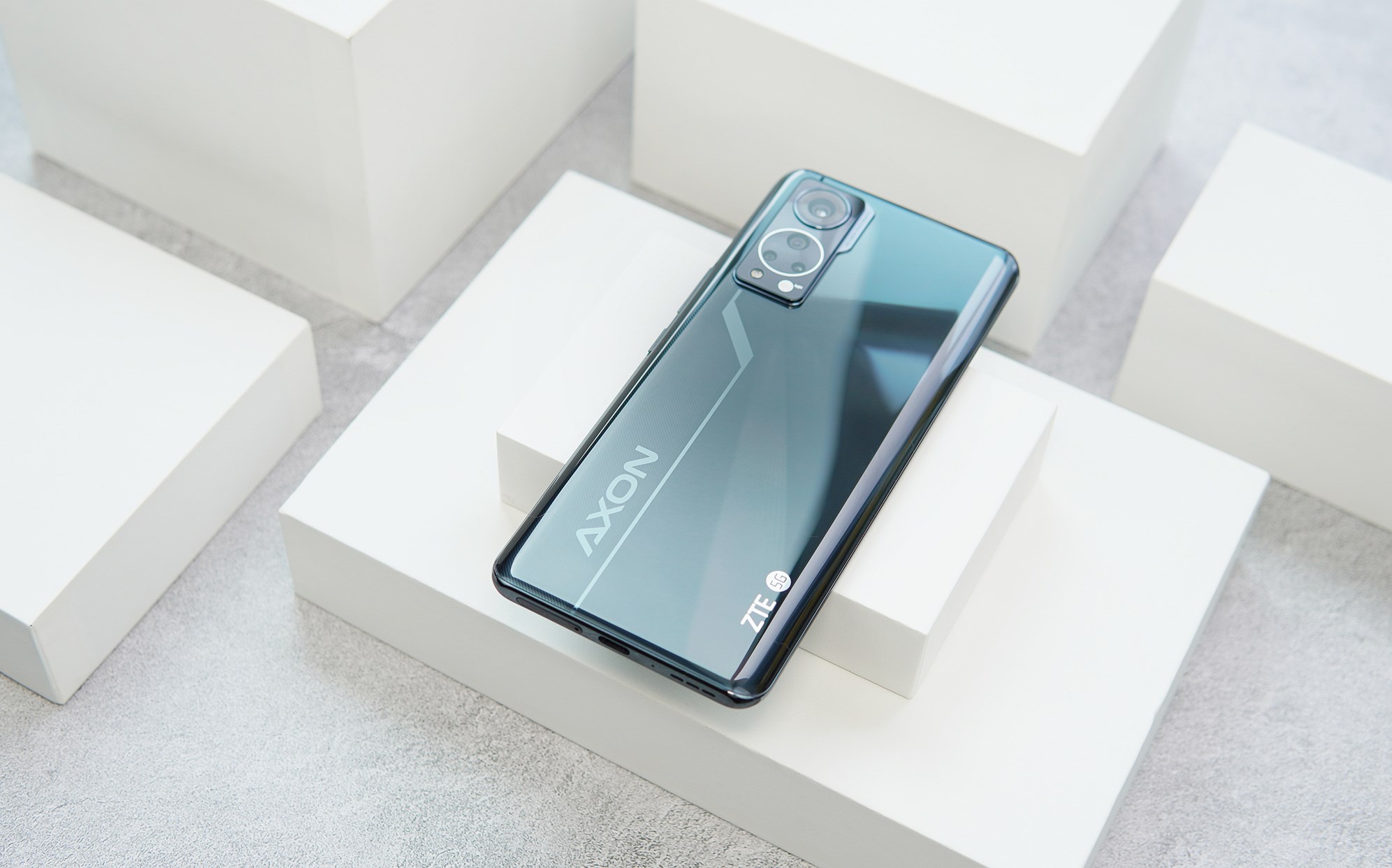 Ekran altı kameralı ZTE Axon 30 5G ortaya çıktı