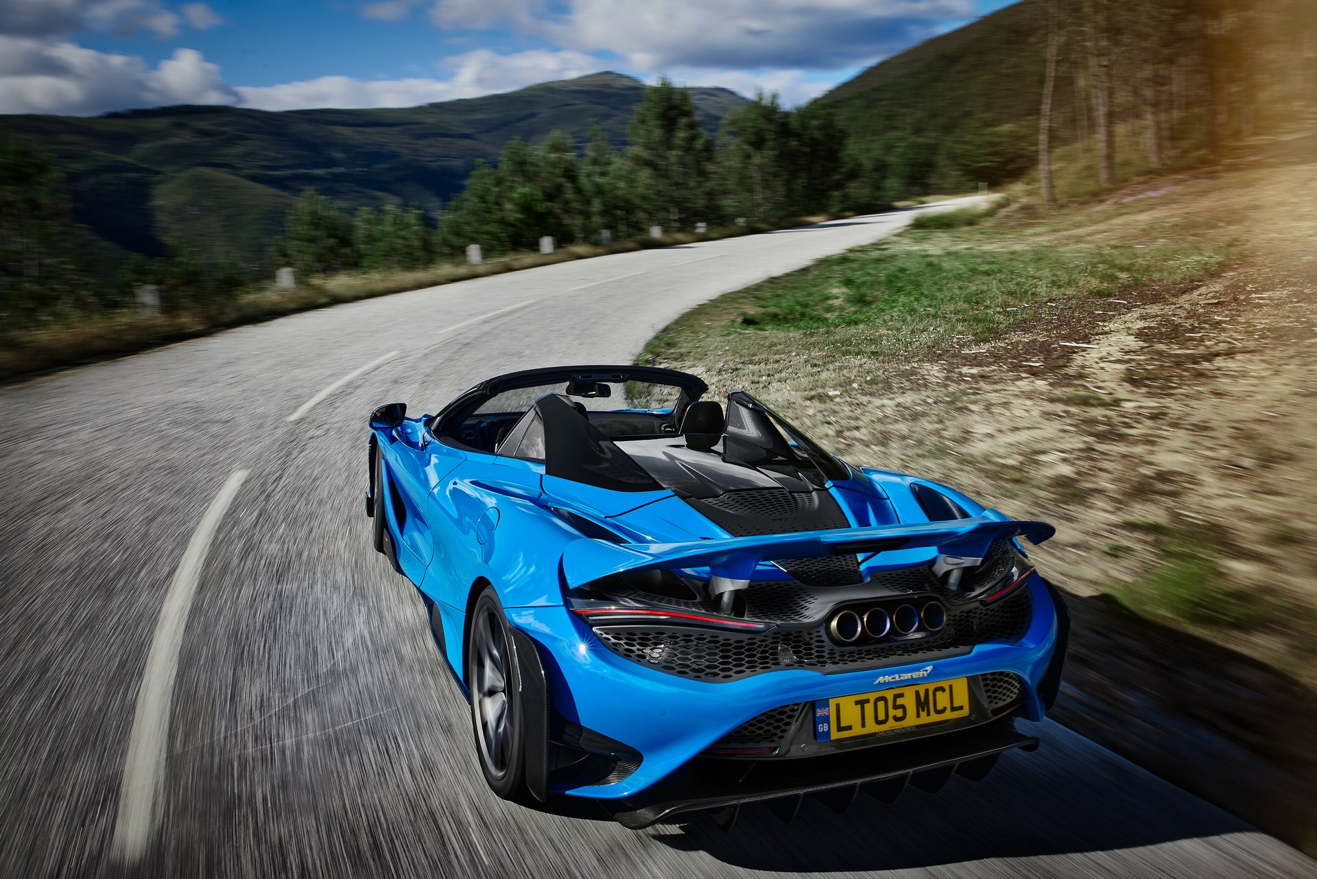 Yeni McLaren 765LT Spider tanıtıldı: İşte tasarımı ve özellikleri