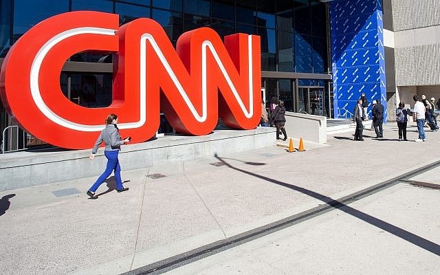 CNN, aşı olmayan çalışanlarını kovdu