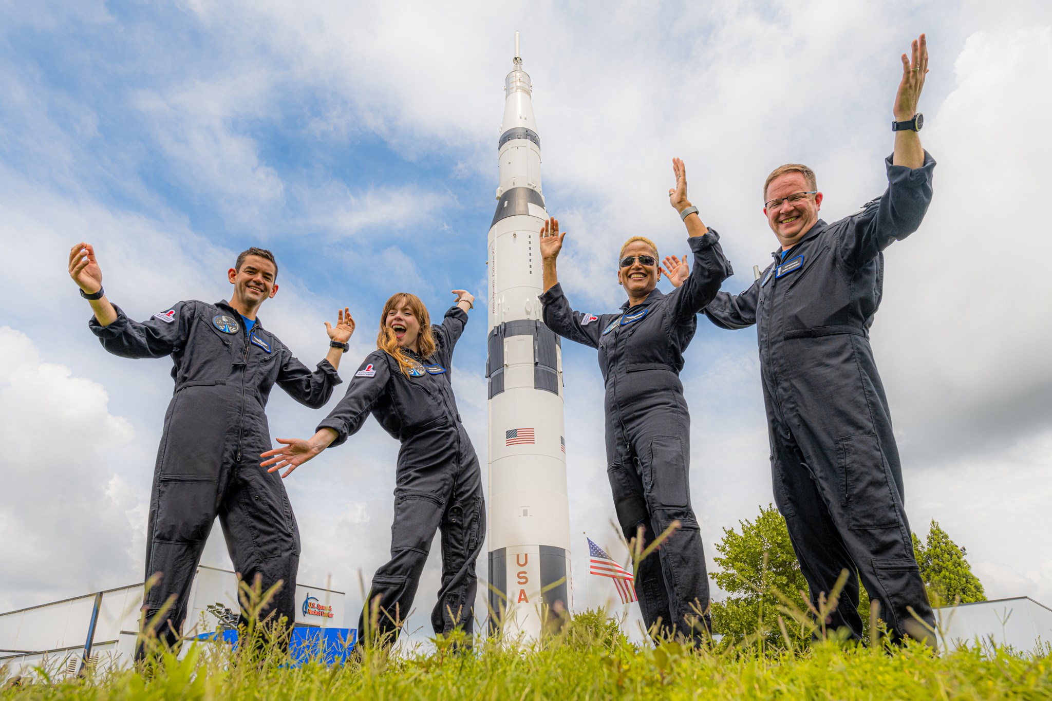 SpaceX'in ilk uzay turizmi görevi, Netflix dizisi oluyor