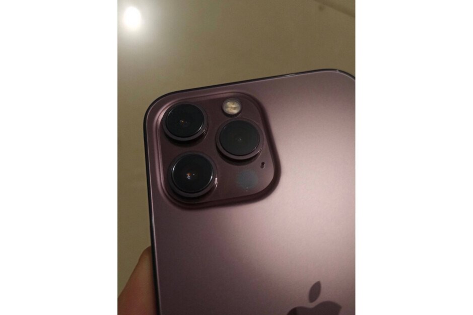 Pembe altın renkli iPhone 13 Pro'nun fotoğrafları yayınlandı