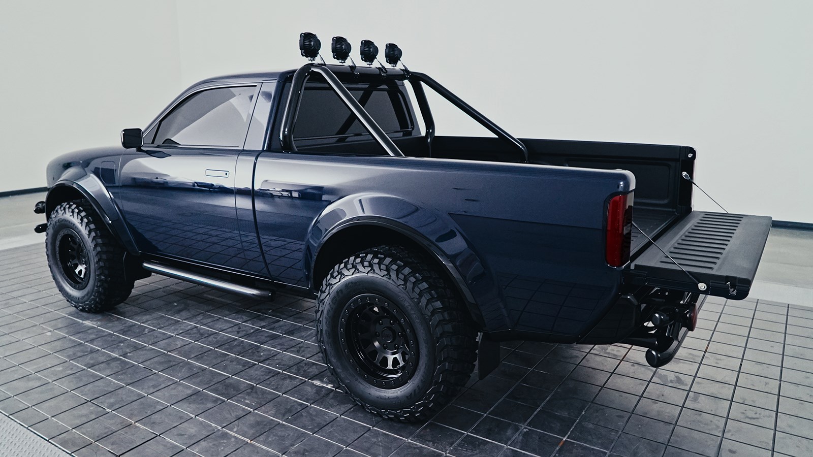Elektrikli pickup Alpha Wolf'ün ilk gerçek prototipi gösterildi