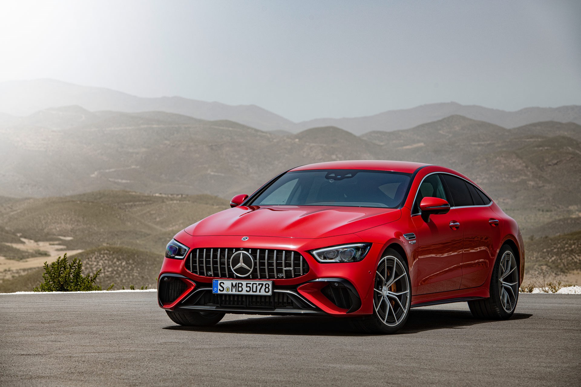 Mercedes-AMG GT 63 S E Performance tanıtıldı: 842 beygirlik PHEV