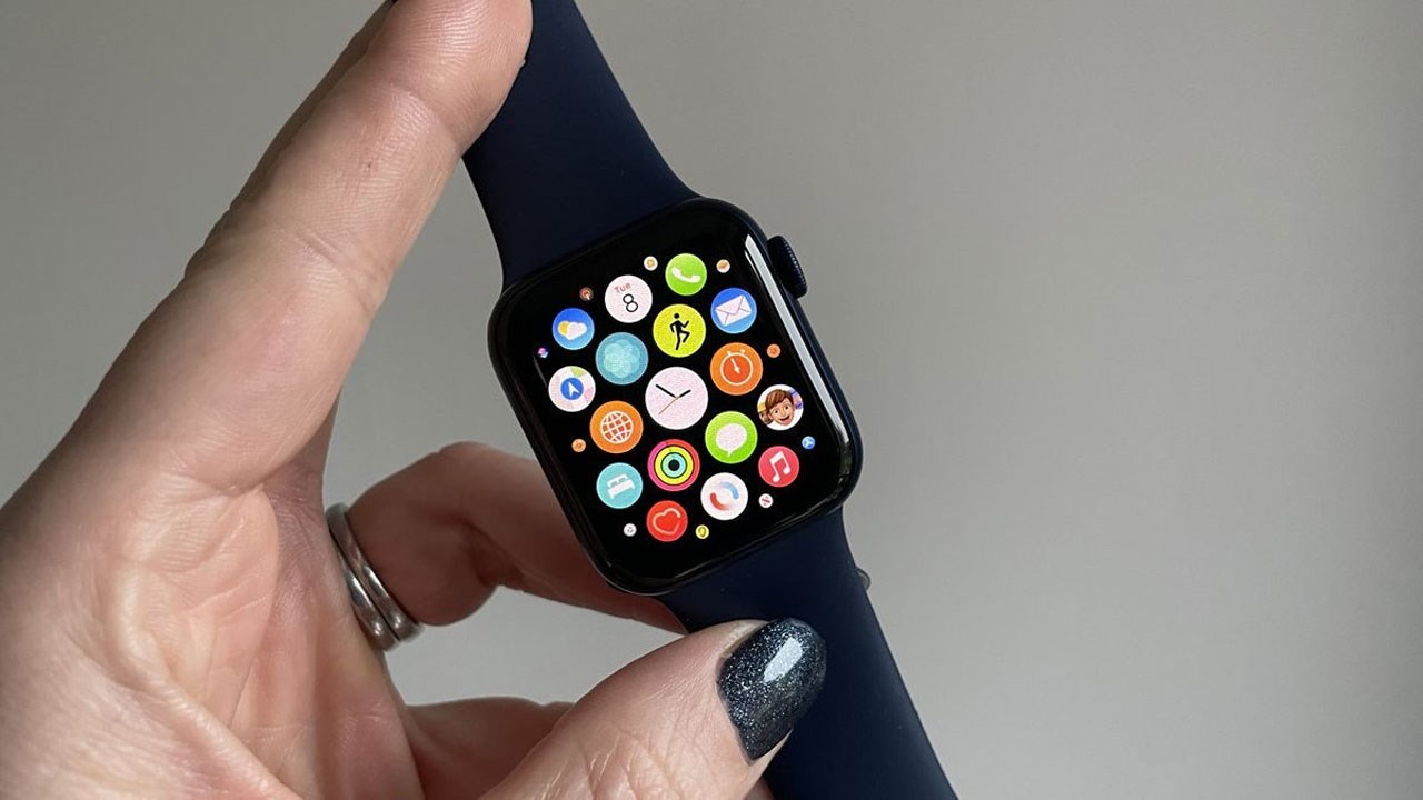 Apple Watch 7'nin piyasaya çıkması erteleniyor