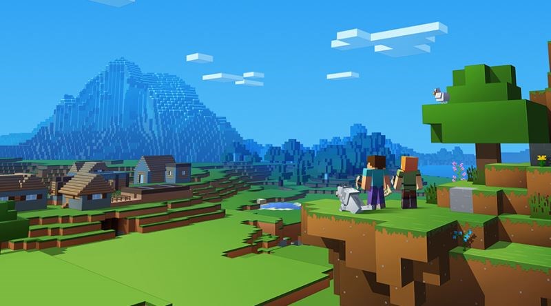 En az iki Minecraft oyunu geliştirme aşamasında
