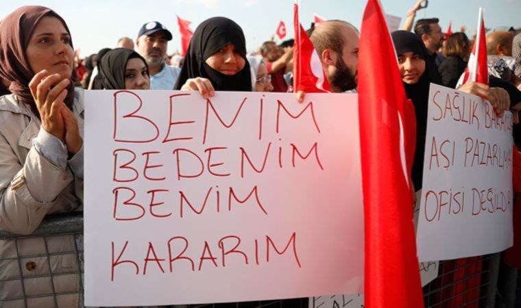 Aşı karşıtları İzmir'de protesto düzenledi