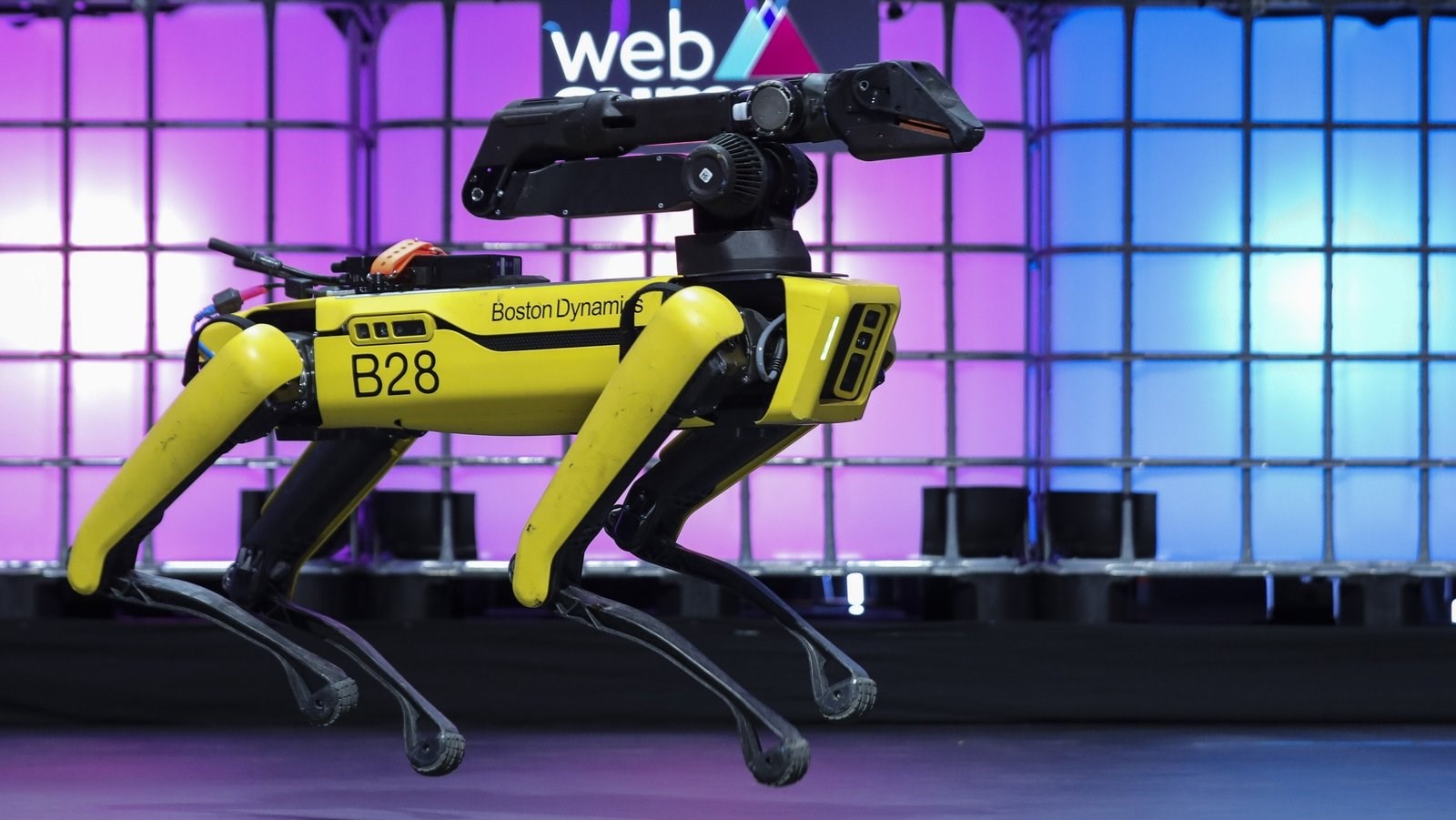 Boston Dynamics robot köpeğinin şaşırtıcı dans videosu paylaşıldı