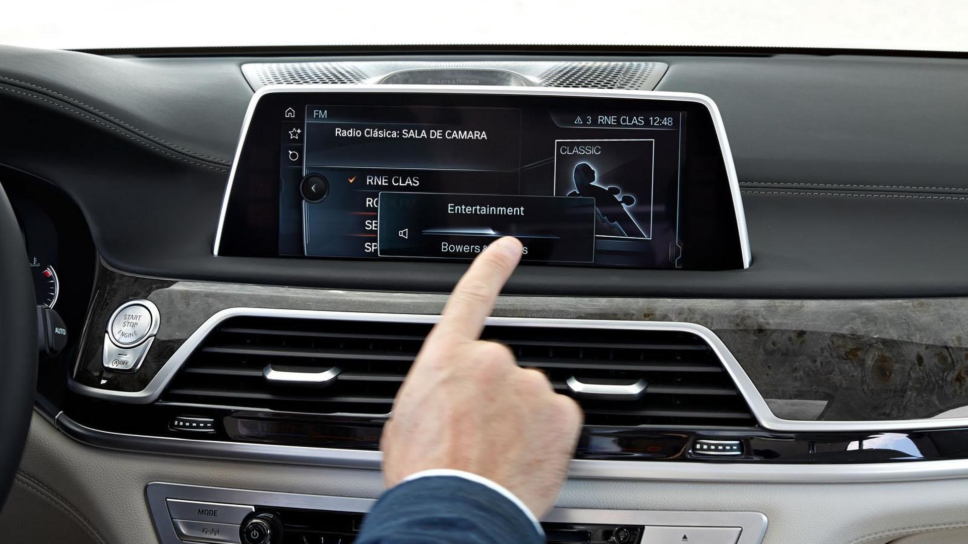 Çip krizi bazı BMW'leri dokunmatik ekran özelliğinden etti