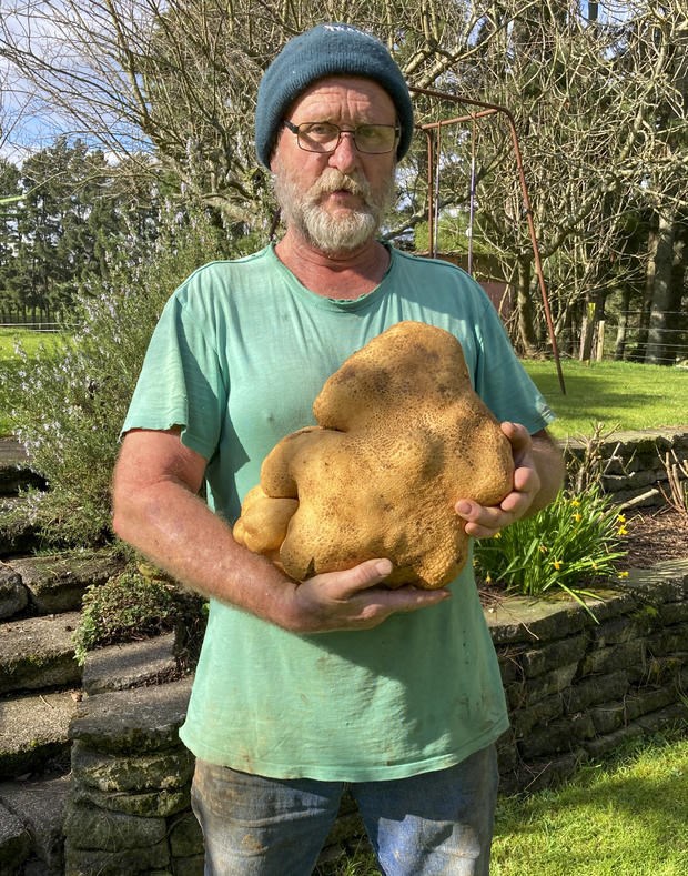 Doug, yaklaşık olarak 8 kg ağırlığında