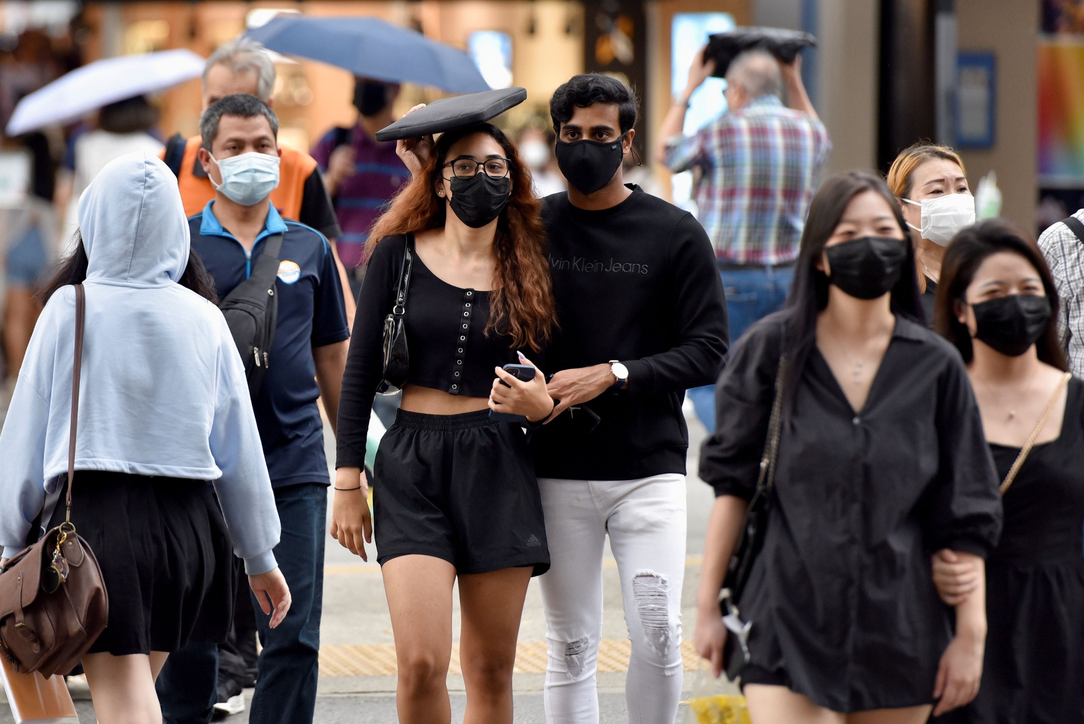 Singapur COVID'le mücadelede başarılı bir mücadele gösterdi