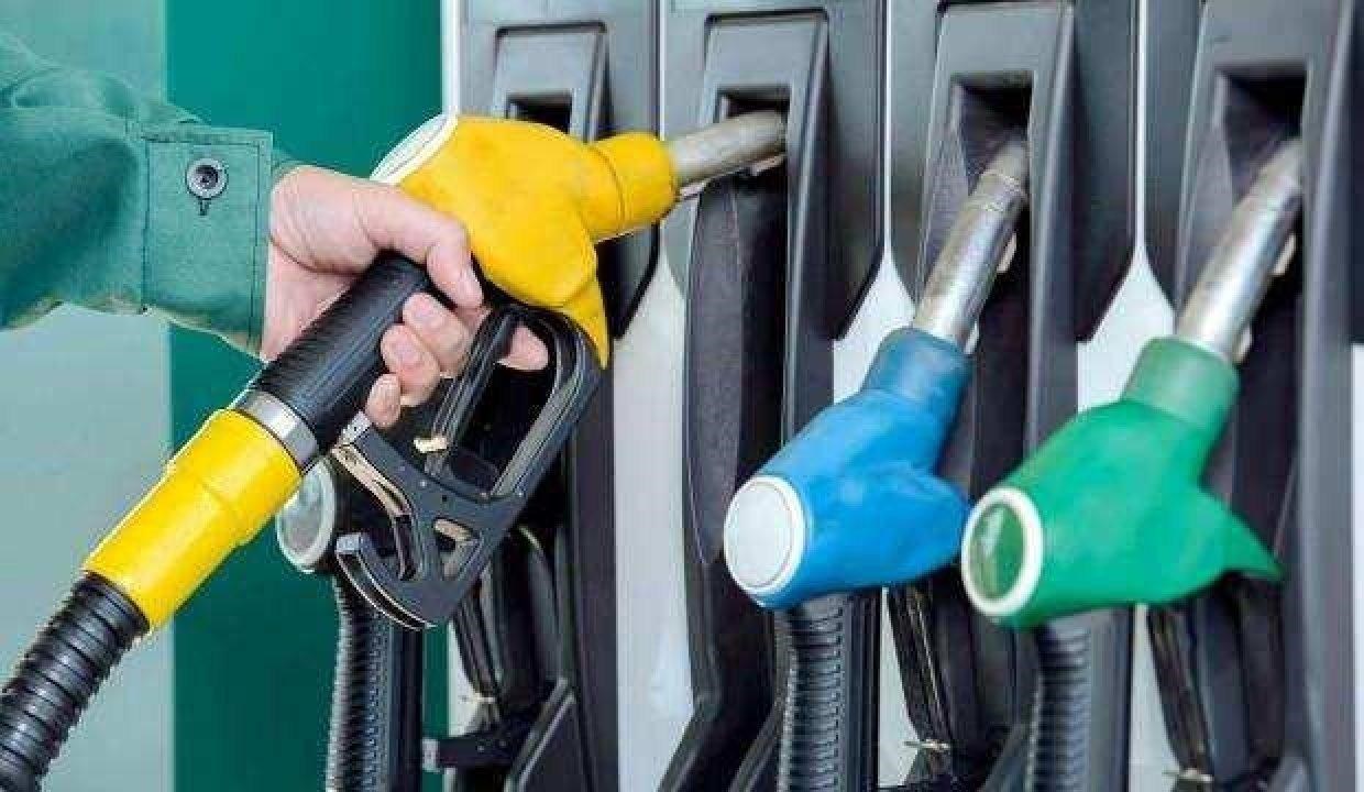 Benzine bu geceden itibaren 32 kuruş indirim geliyor