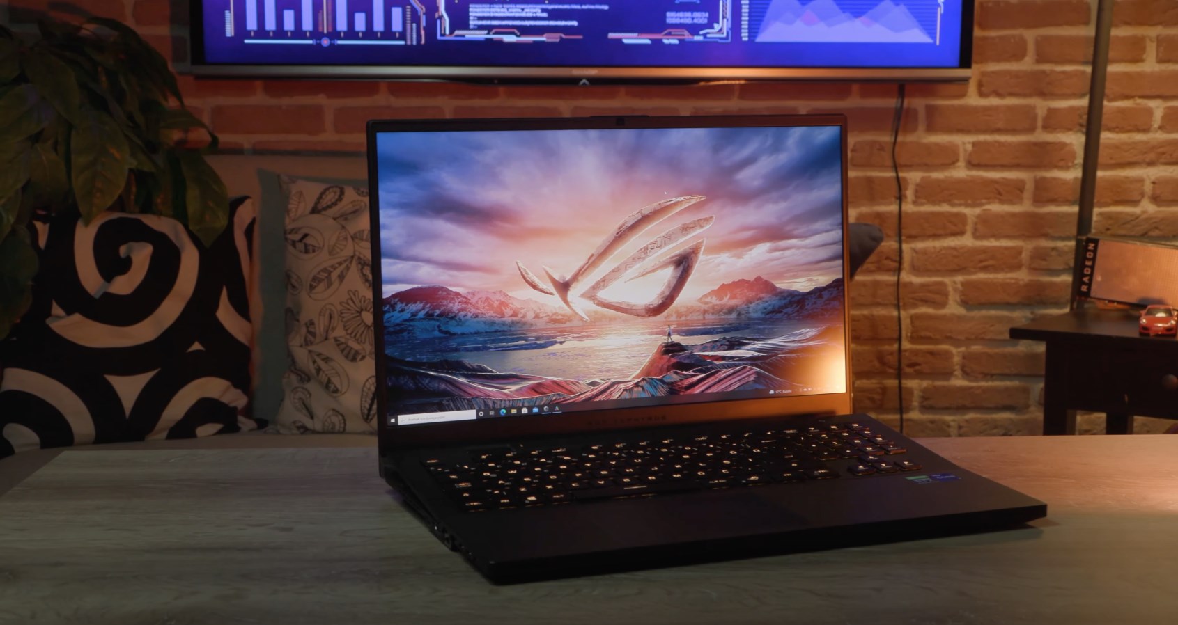 Güçlü ve dikkat çekici - Asus ROG Zephyrus S17 GX703 incelemesi!