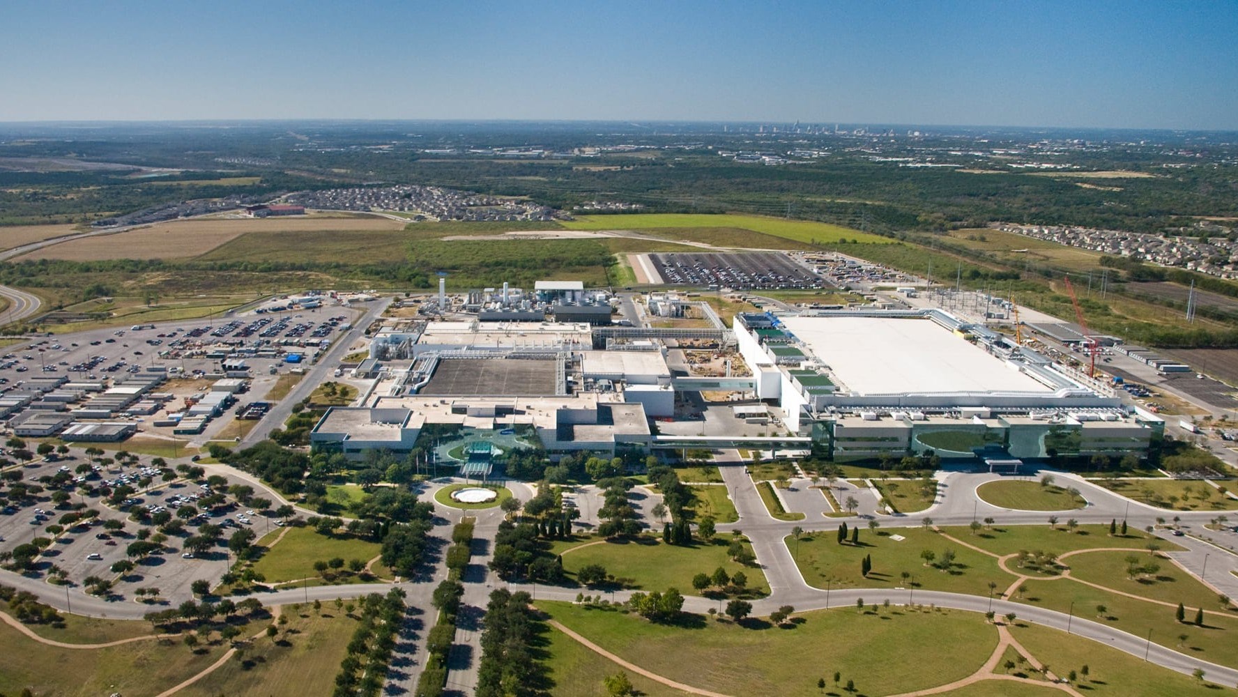 Samsung, Teksas'ta 17 milyar dolarlık çip fabrikası kuracak