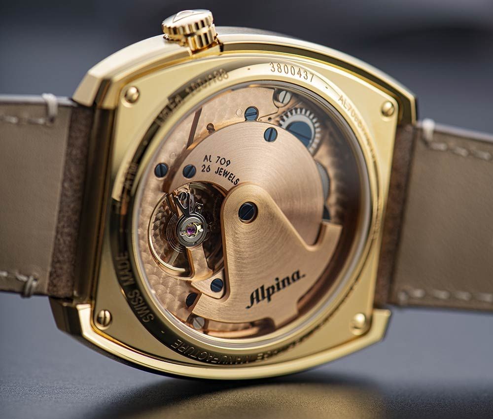 Alpina, Startimer Pilot Heritage Manufacture modelini duyurdu.