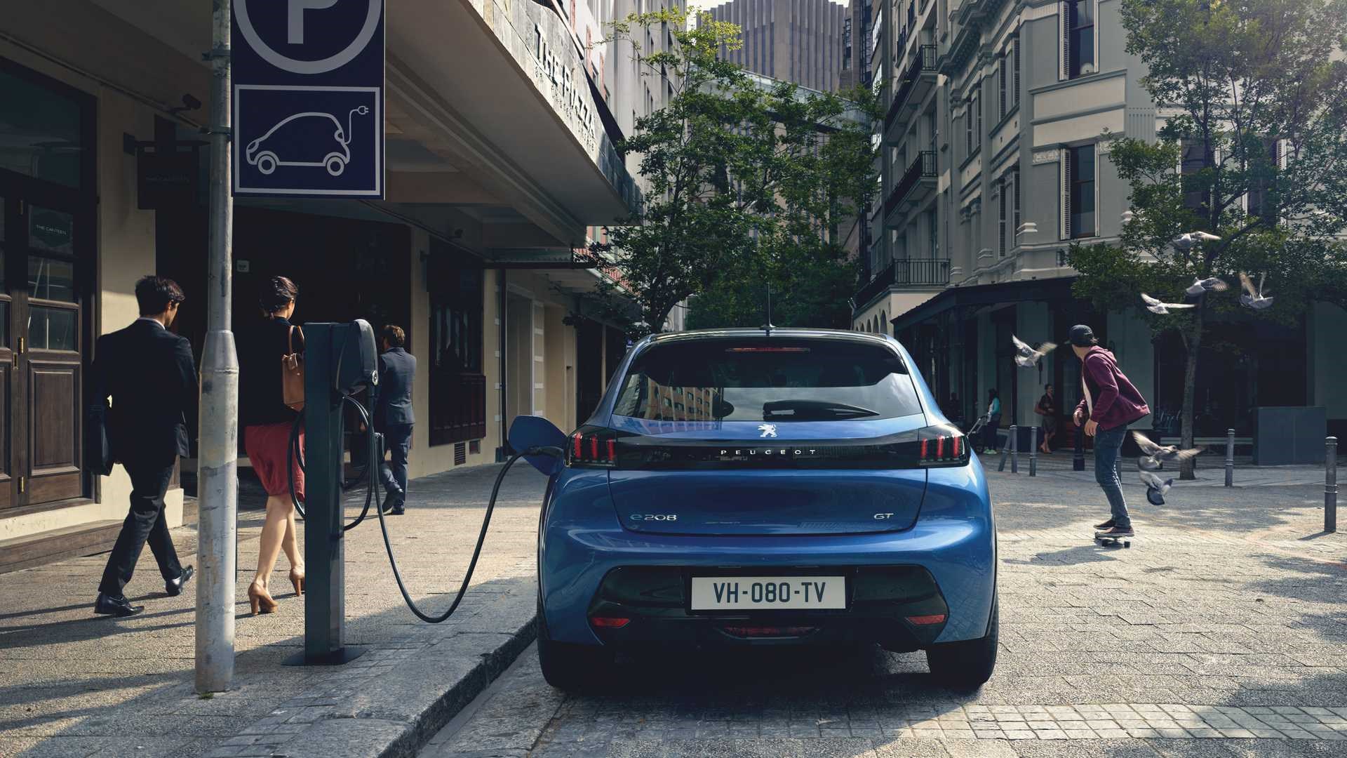 Peugeot tarih verdi: Avrupa'da sadece elektrikli araç satacak