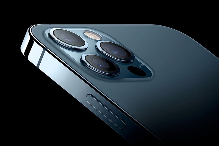 Apple, iPhone kameraları için teknoloji çalmakla suçlanıyor