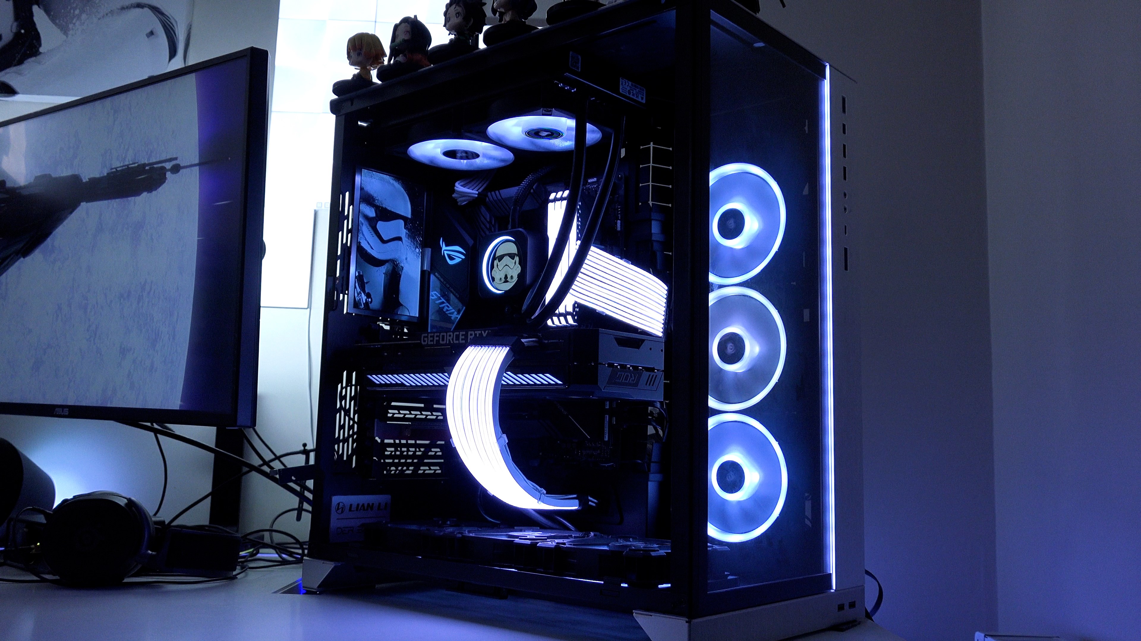 Ekranlı sıvı soğutucu “Corsair H100i Elite LCD incelemesi”