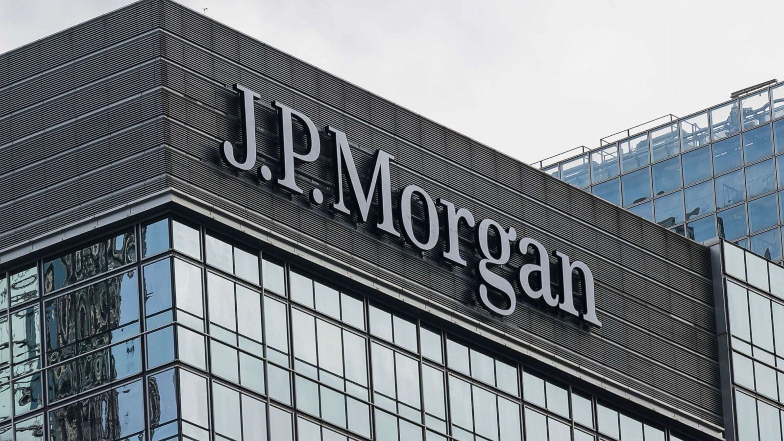 JPMorgan'dan Uniswap kurucusunun banka hesabına müdahale!