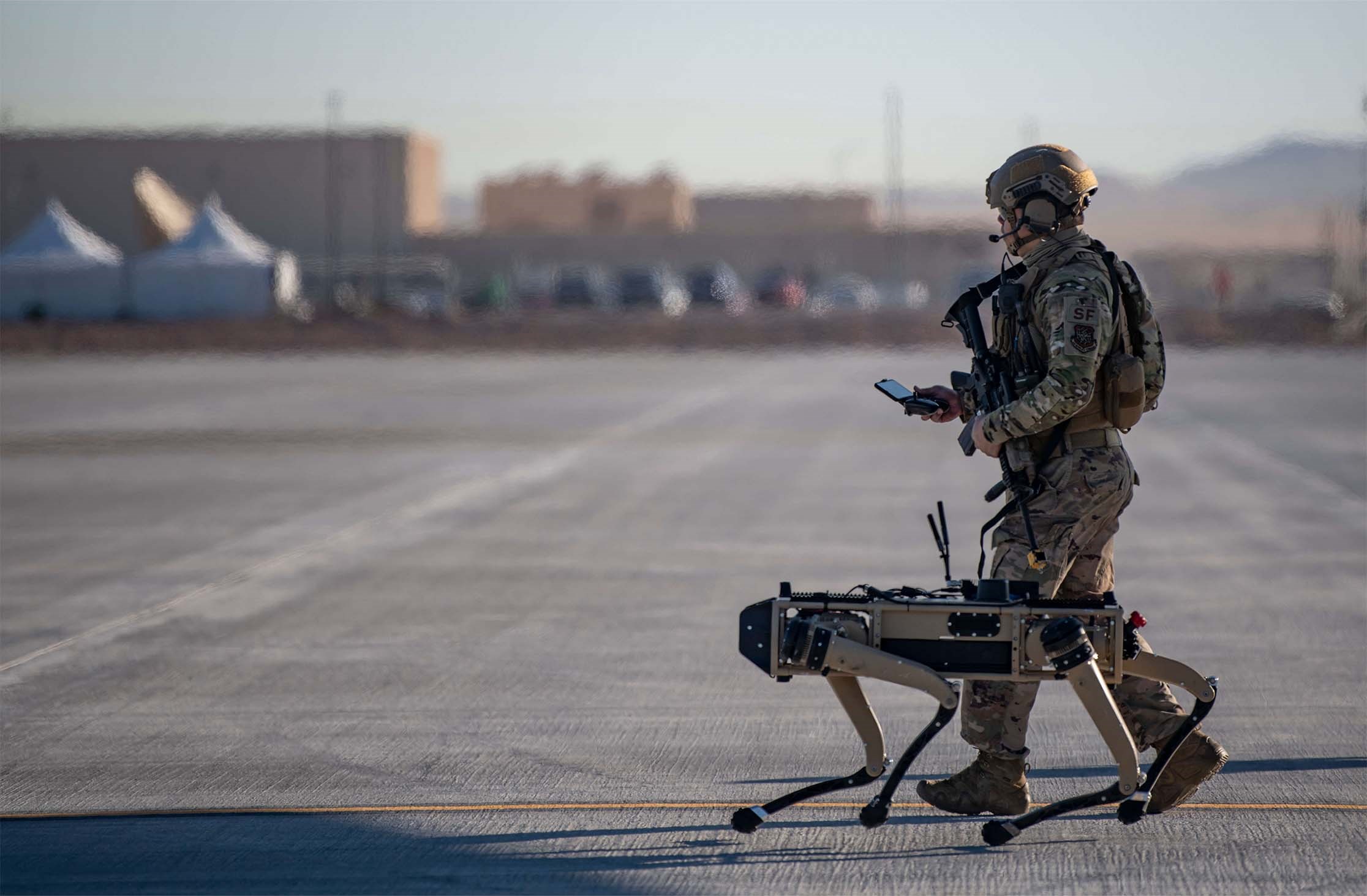 ABD'nin Meksika sınırında robot köpekler devriye gezecek