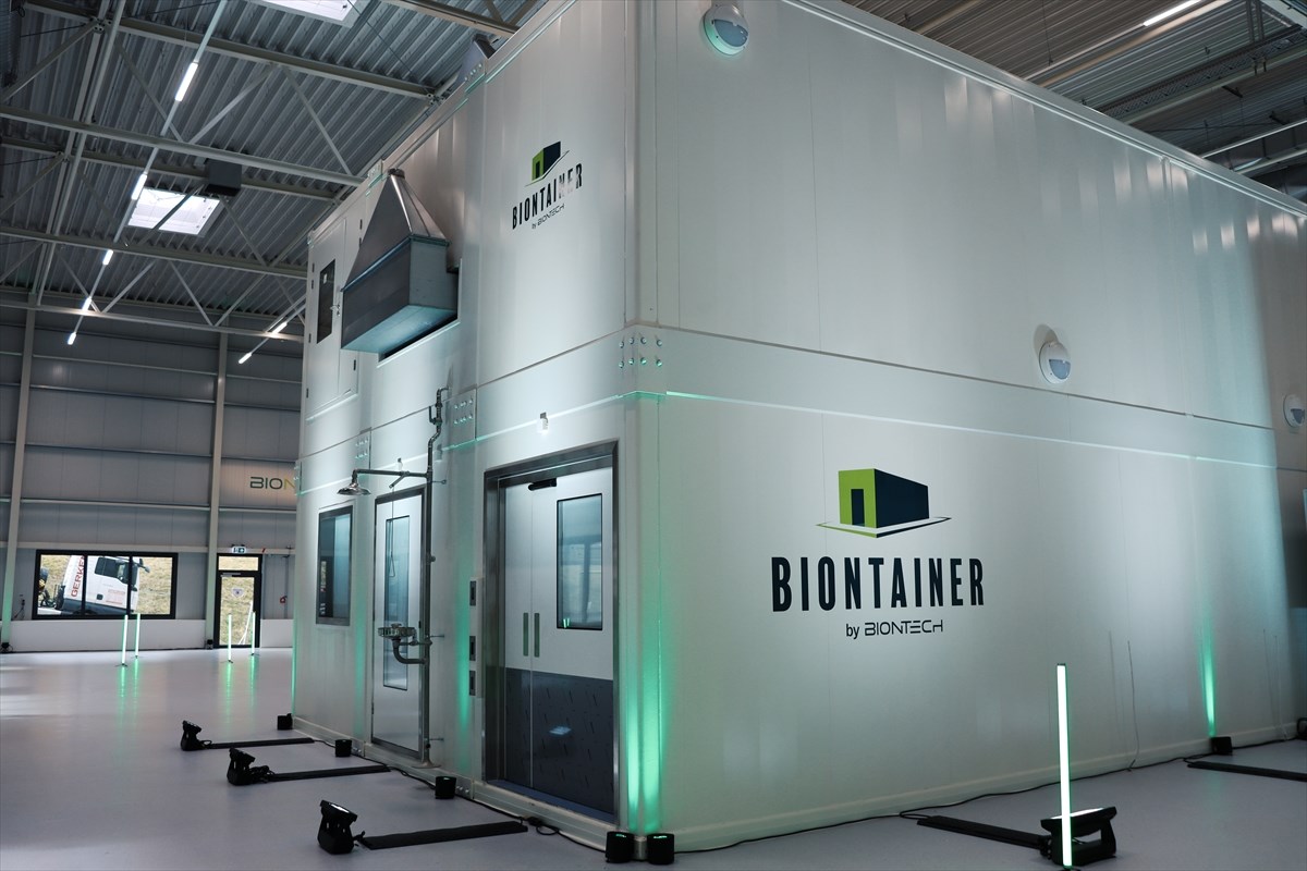 BioNTech'in BioNTainer isimli aşı üretim konteynerleri tanıtıldı