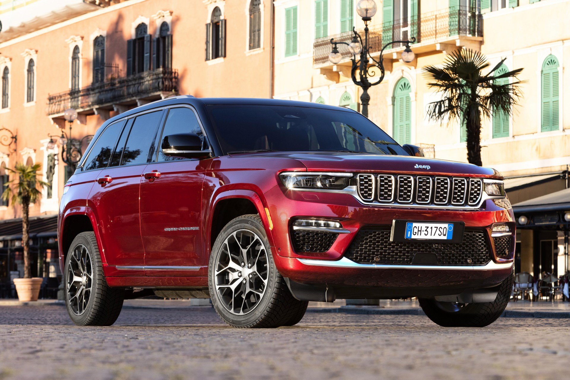 2022 Jeep Grand Cherokee Avrupa'da satışa çıkıyor