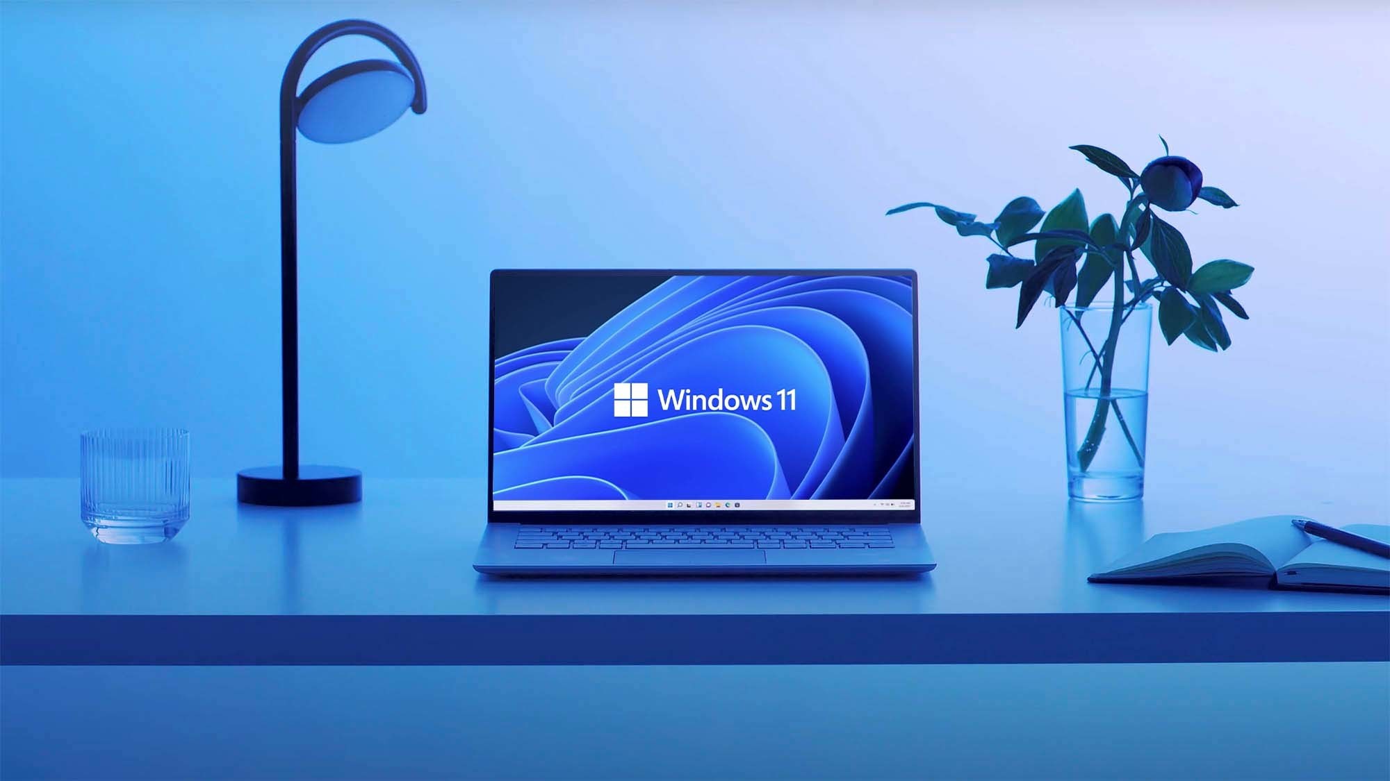 Windows 11 masaüstüne can sıkıcı uyarı fligranı geliyor