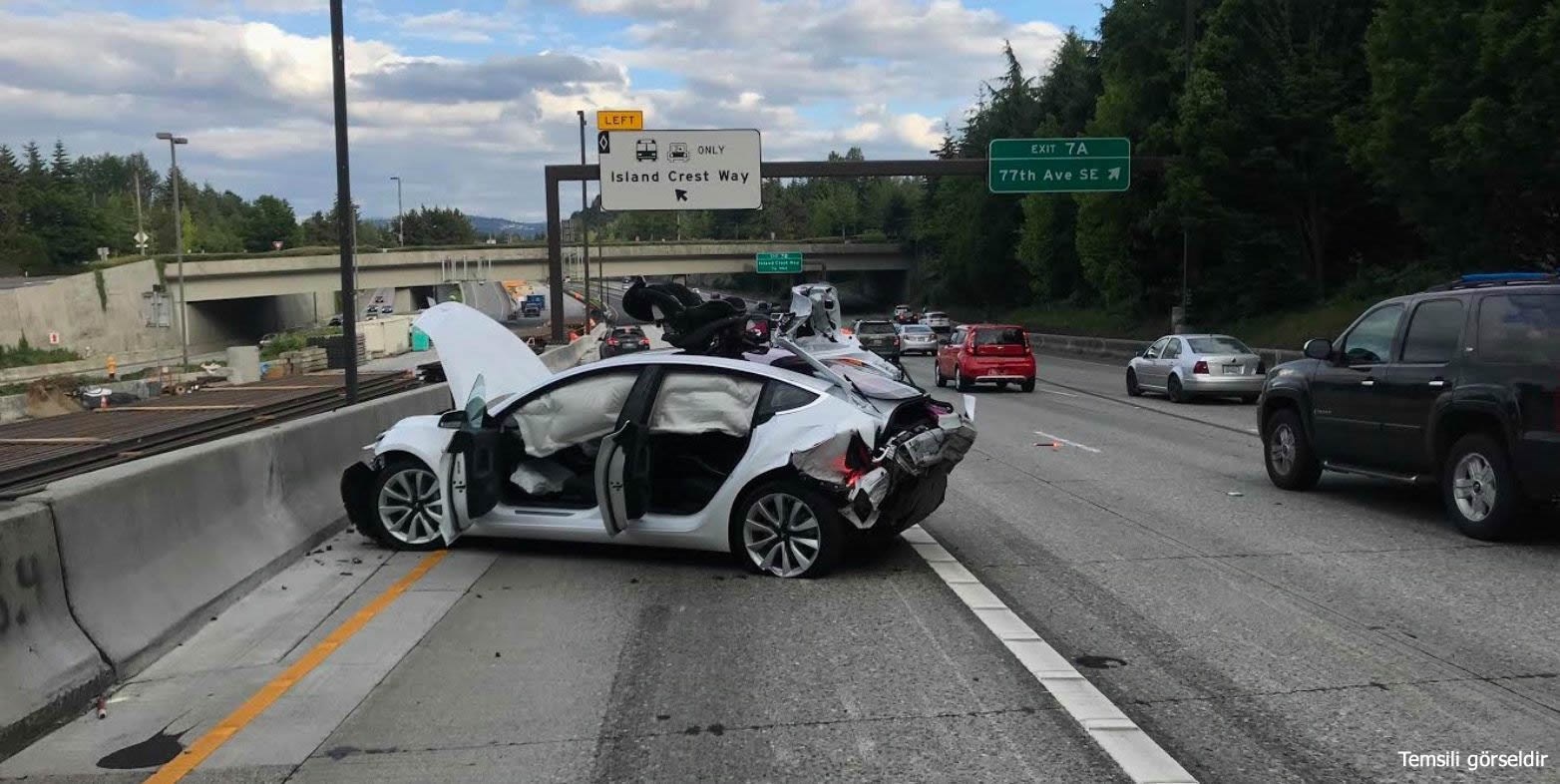 Tesla Model 3 ölümlü bir kazaya karıştı